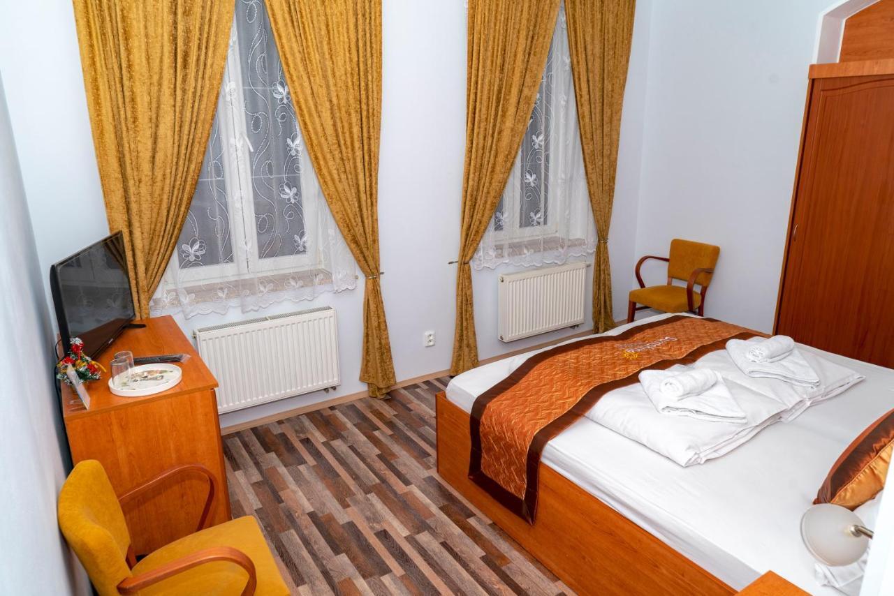 Sunshine Pension Karlsbad Exterior foto