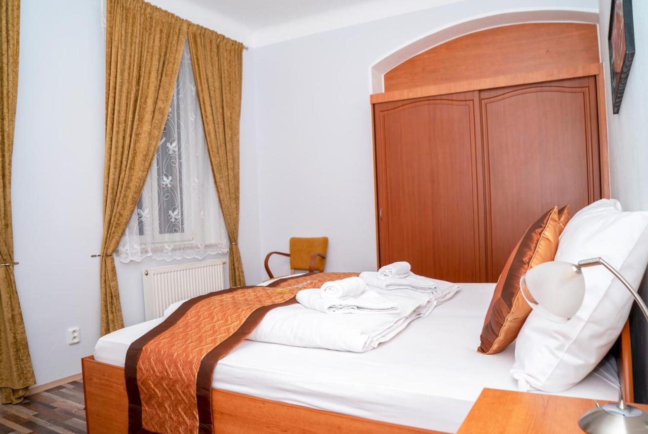 Sunshine Pension Karlsbad Exterior foto